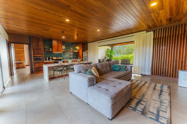 Villa-de-lujo-en-Costa-Rica