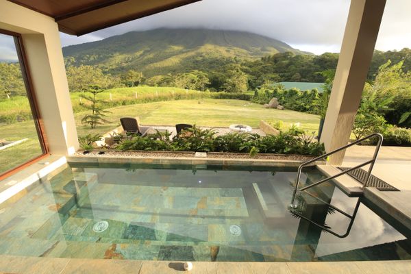 Hot Spring jacuzzi