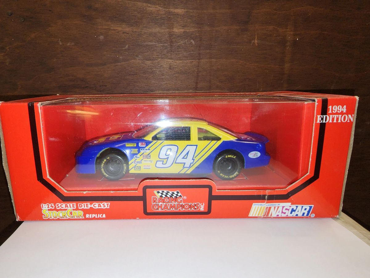 AUTO VALUE #94 RACING CHAMPIONS 1994 EDITION 1:24