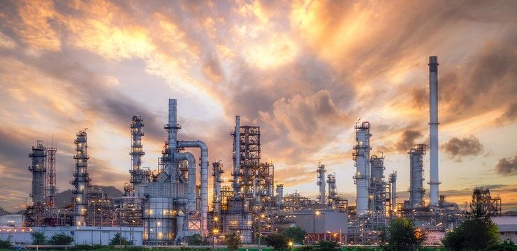 stock image refinery.jpg