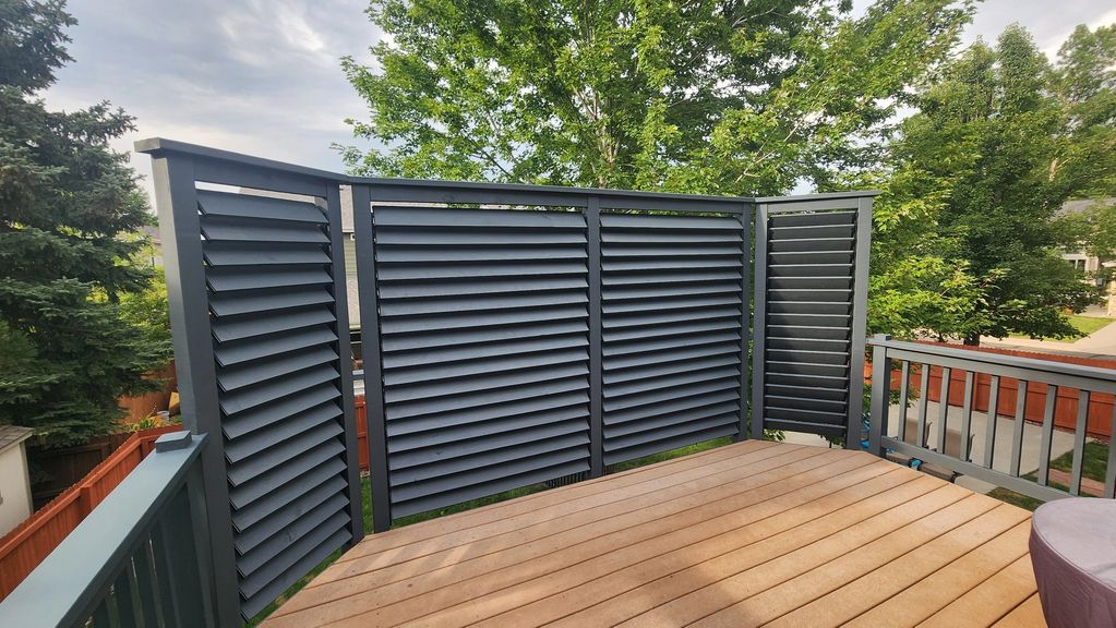 Privacy wall on deck