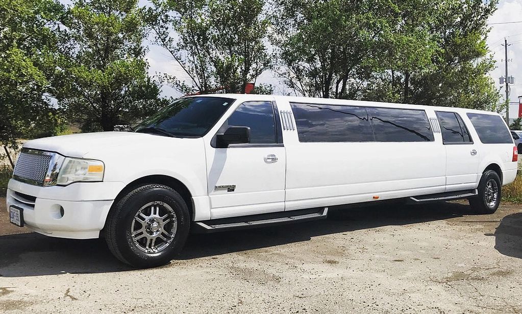 Ford Expedition Limousine 