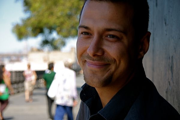 Derek Samuel Reese photo shoot on the Brooklyn Heights Promenade