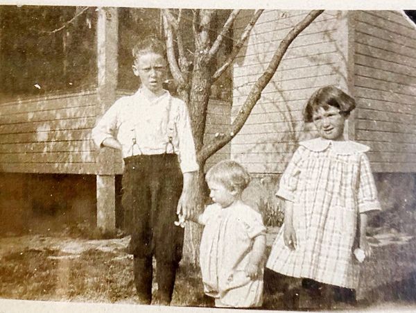 Paasch Family Photo 1920.