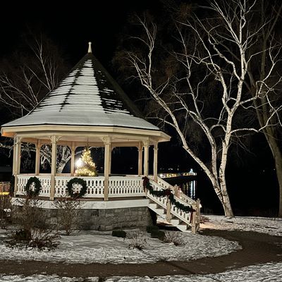 Gazebo, Finger Lakes in winter