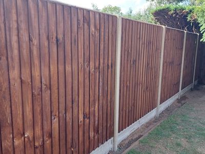 Closeboard panels in board