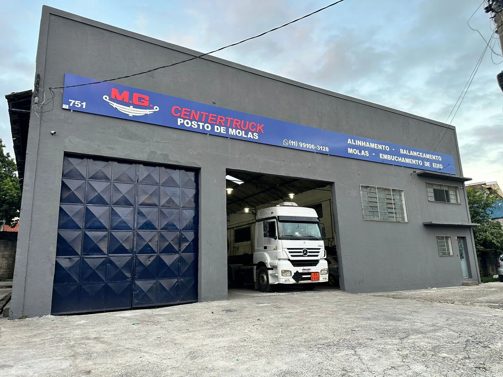 MG Center Truck