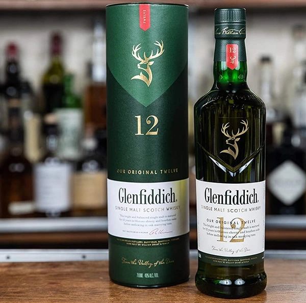 Glenfiddich 12年ウイスキーの4本セット Glenfiddich 12 Kit com Copo Glenfiddich | Single Malt Brasil