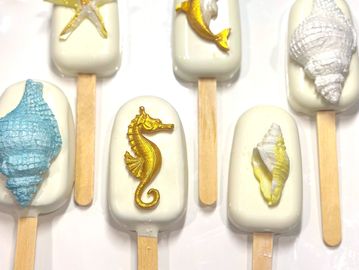 cake pops with sea life decor