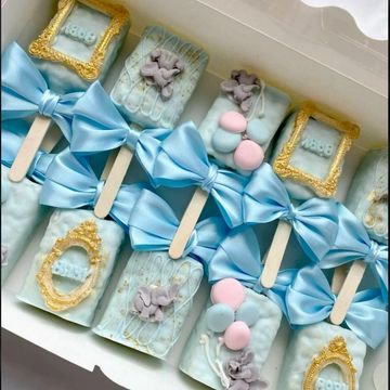 cake pops made with ricee krispies 