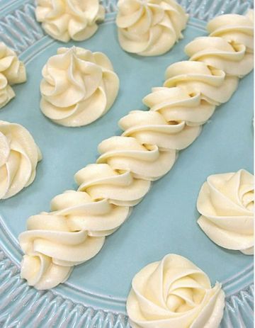 rich and creamy cream cheese frosting