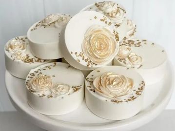 Oreo chocolate covered cookies with flowers