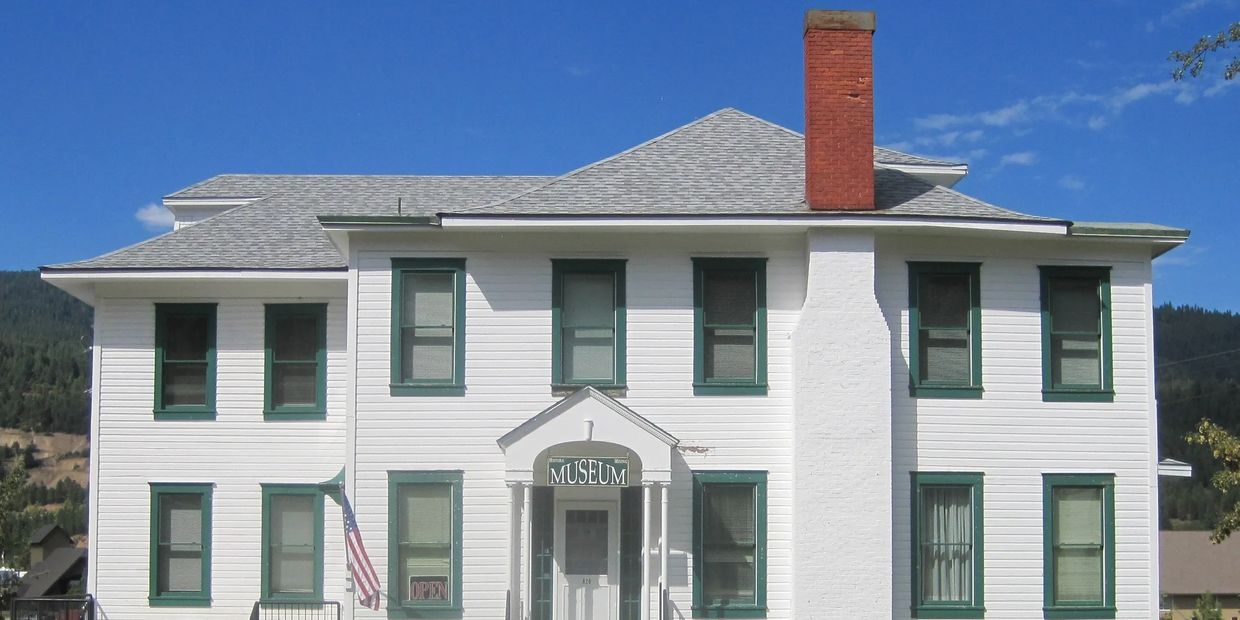 Front view of Staff House