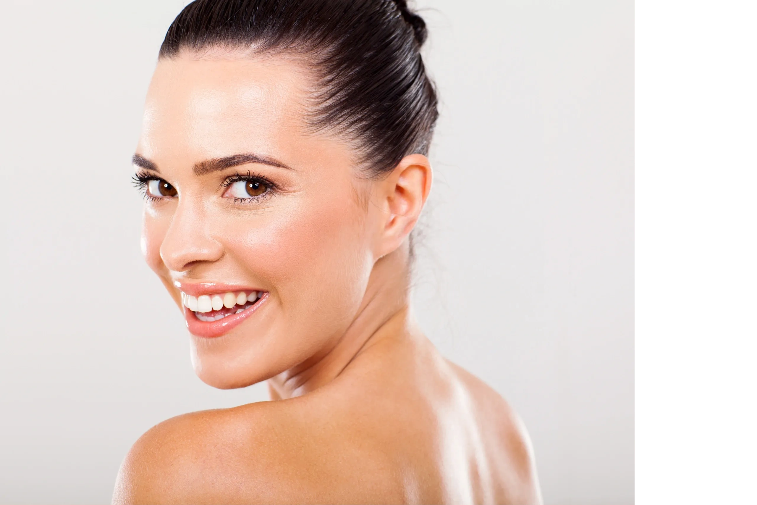 A lady with smile face