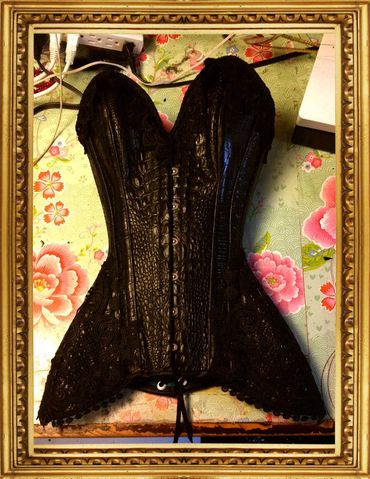 Die my Darling in embossed leather with lace and beaded hip details and trim