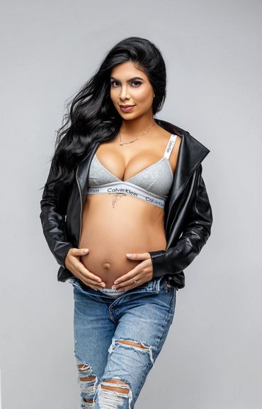 Natural light pregnancy photoshoot in Roseville California celebrating motherhood