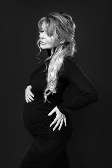 Natural light pregnancy photoshoot in Roseville California celebrating motherhood