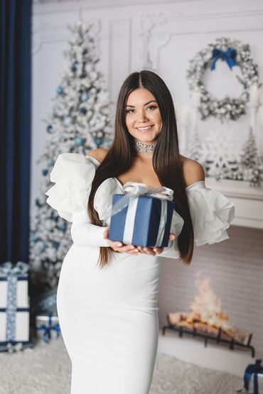 Holiday portraits with festive backdrop Granite Bay photographer