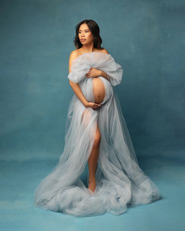 Elegant pregnancy portrait photography in Roseville, California, capturing the beauty and anticipati