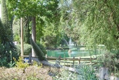 Land Park fountain. welcome-waggin.com