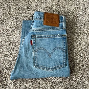 Blue Wedgie Straight Levi’s Jeans