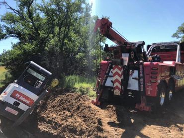 BobCatHeavy Duty Towing - Burnet Texas