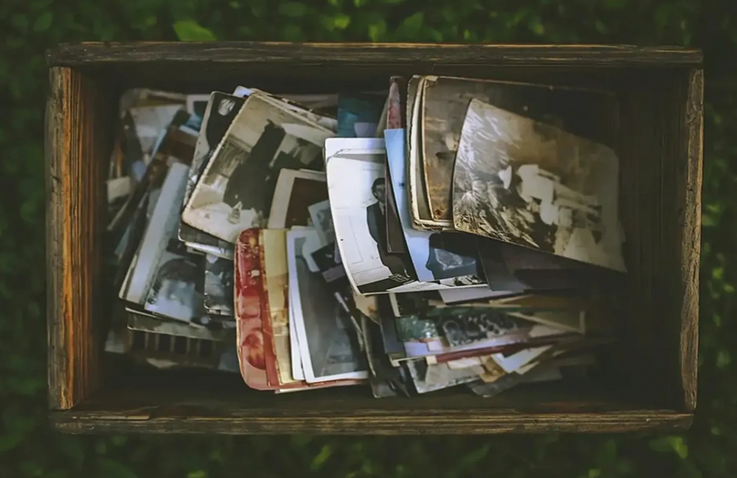 EVERY PICTURE TELLS A STORY! 