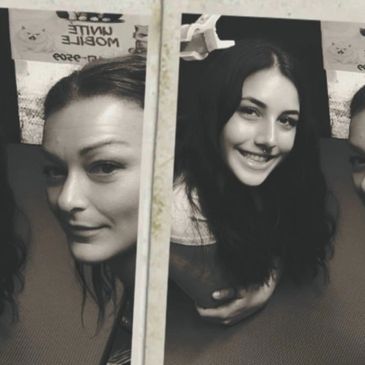 Toiletteuses Spécialisé avec les chats agressifs, dangereux ou peureux. 