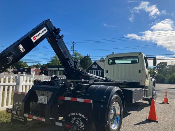 hook lift truck