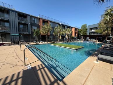 Apartment pool upgrade with Wet Edge plaster in Dallas