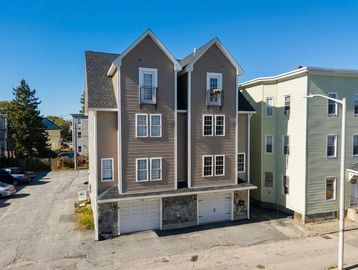 Oversized three bedroom townhouse in the Shrewsbury St. neighborhood* Impeccably decorated* better t