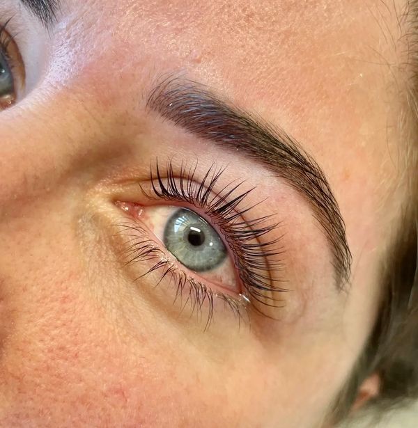 Lash lift & tint
Hybrid brows