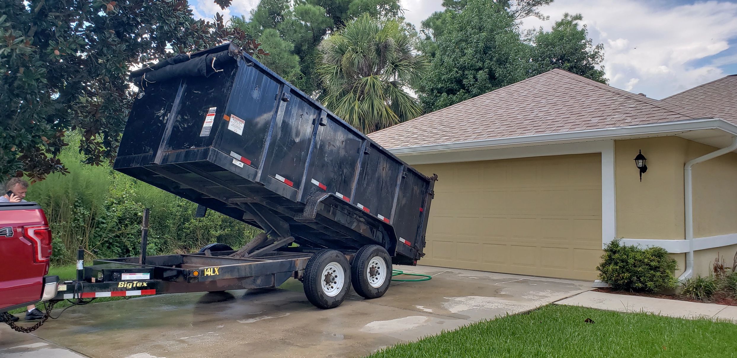 Dumpster Rentals Palm Coast Florida. Dumpster On Wheels. Book Your Dumpster Rental Now.