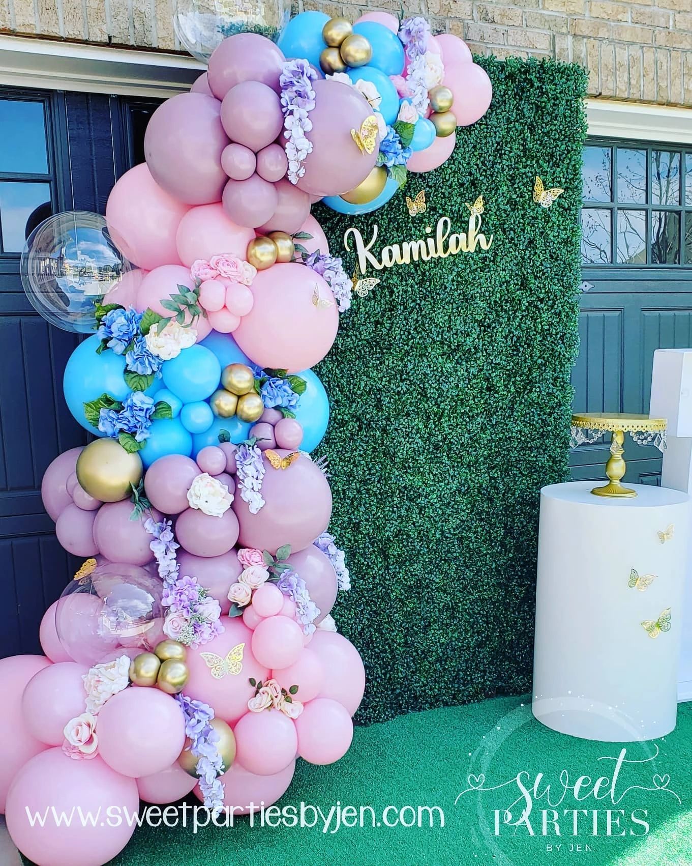 Backdrop and Balloons - Sweet Parties by Jen