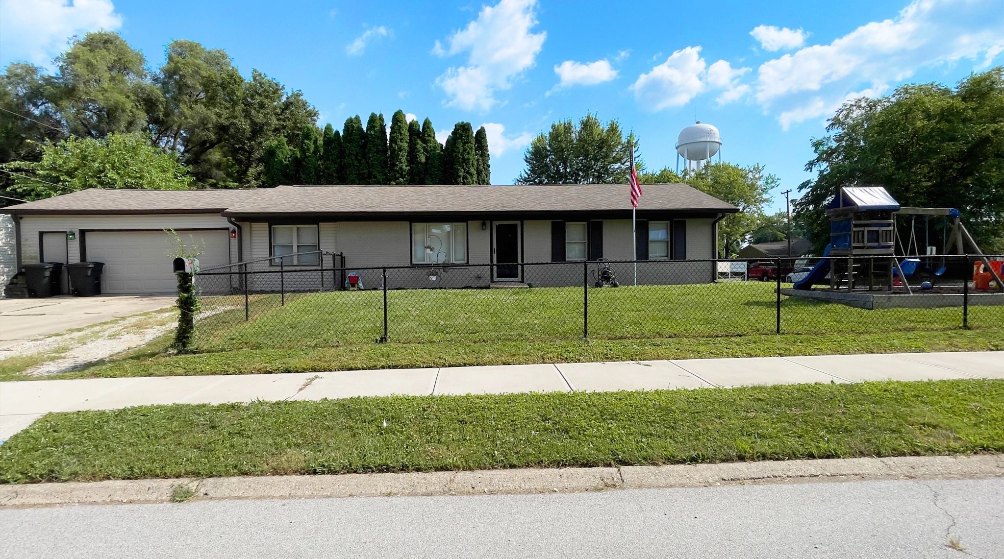Active
$259,900
11 Sunset Manor 
Mooresville, IN 46158
MLS ID: 22114134
Click Image to See Full Deta