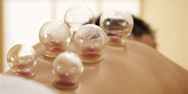 A man doing Raised in the bed With using coupling treatment On the back