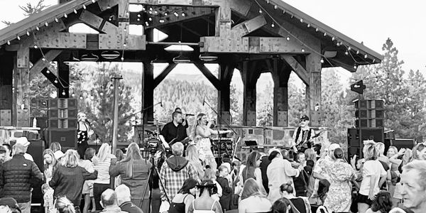 JBL stacked line array helping the band rock the winery. 
