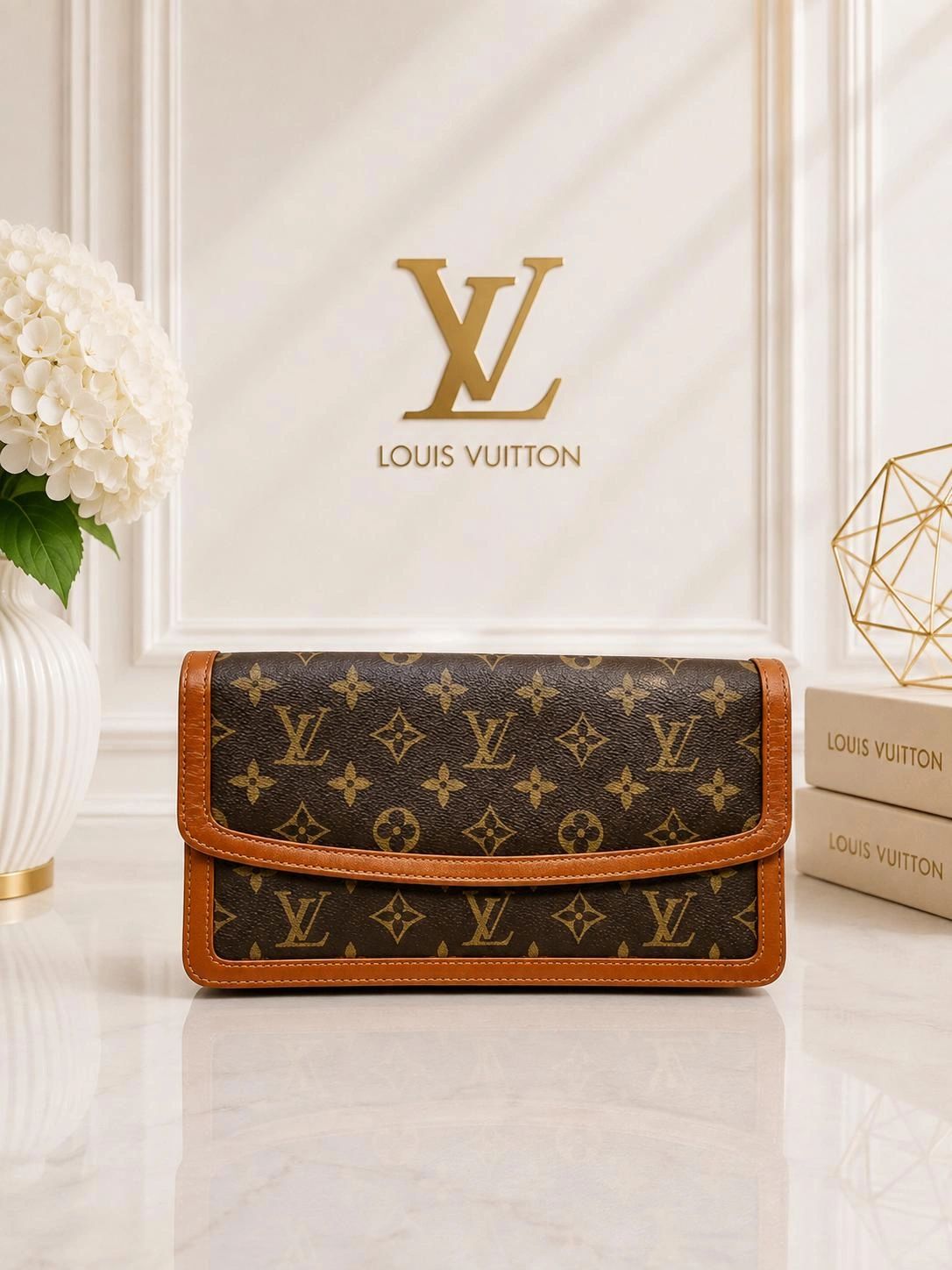 Louis Vuitton Pochette Dame GM Monogram Clutch