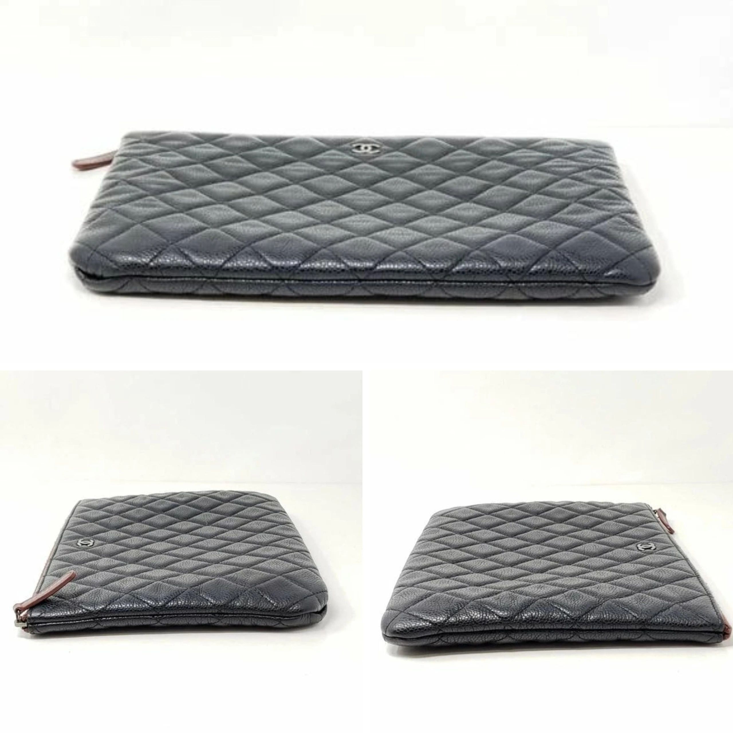 Chanel CC Caviar Leather Quilted Cosmetic / Classic Clutch Bag — photo 6