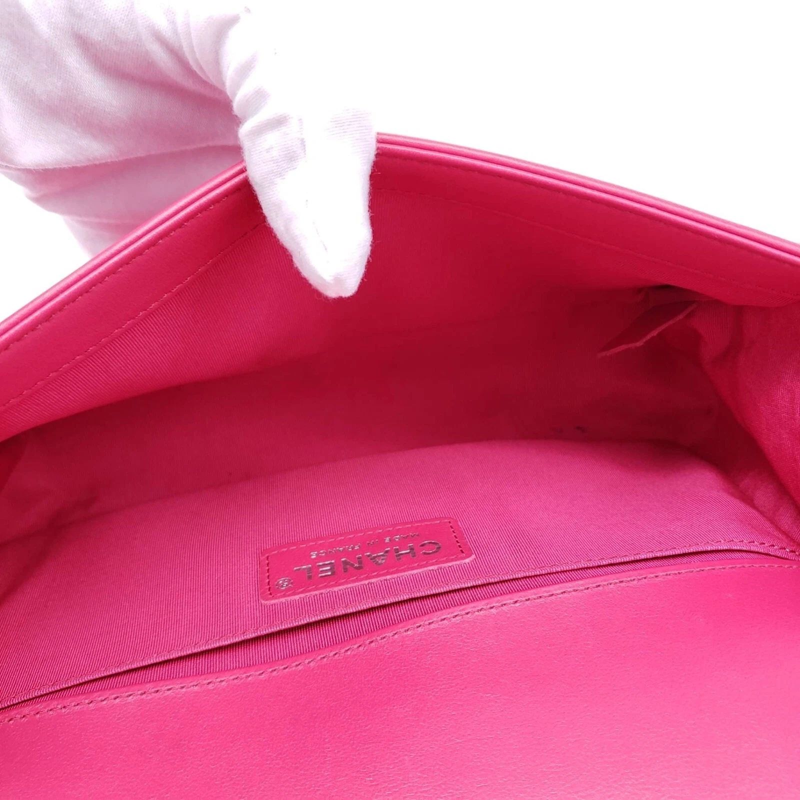 Chanel Authentic Chanel Boy Bag Red Quilted Leather Medium Flap Silver Chain CC Logo — photo 7