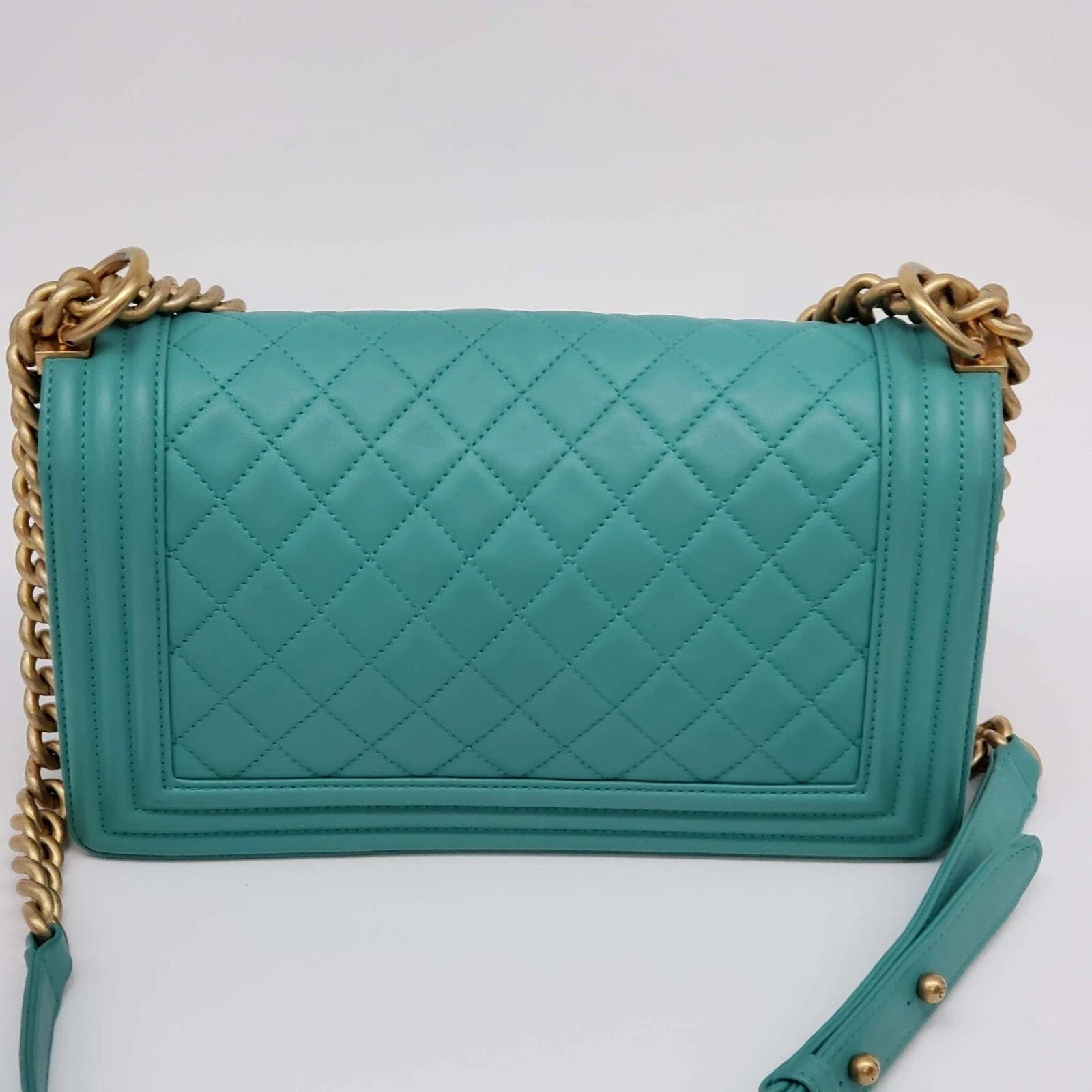 Chanel Boy Green Quilted Leather Medium Shoulder Bag Gold Hardware — photo 3