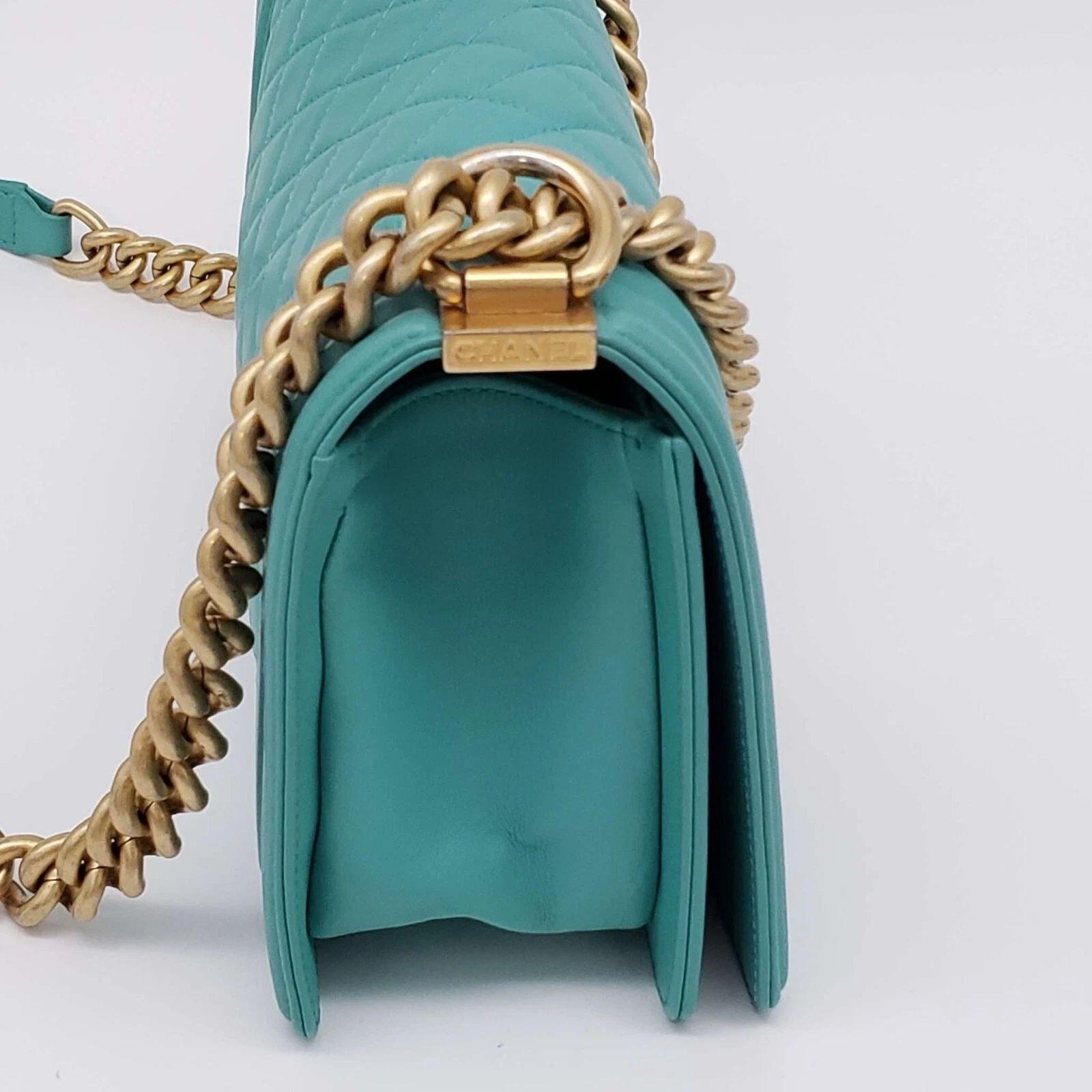 Chanel Boy Green Quilted Leather Medium Shoulder Bag Gold Hardware — photo 4
