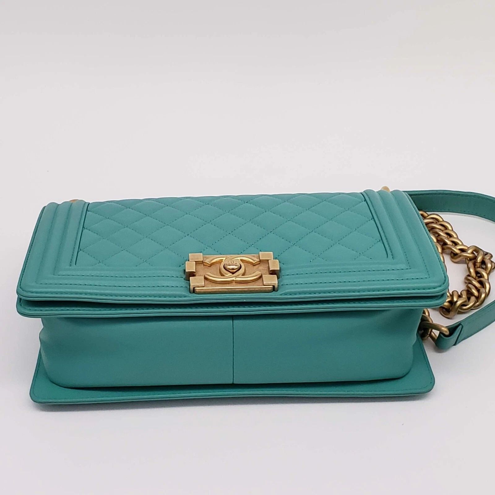 Chanel Boy Green Quilted Leather Medium Shoulder Bag Gold Hardware — photo 7