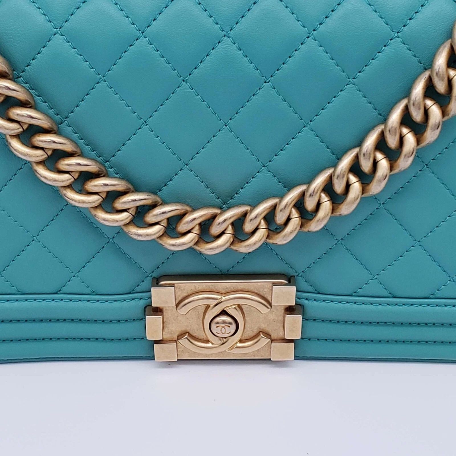 Chanel Boy Green Quilted Leather Medium Shoulder Bag Gold Hardware — photo 6