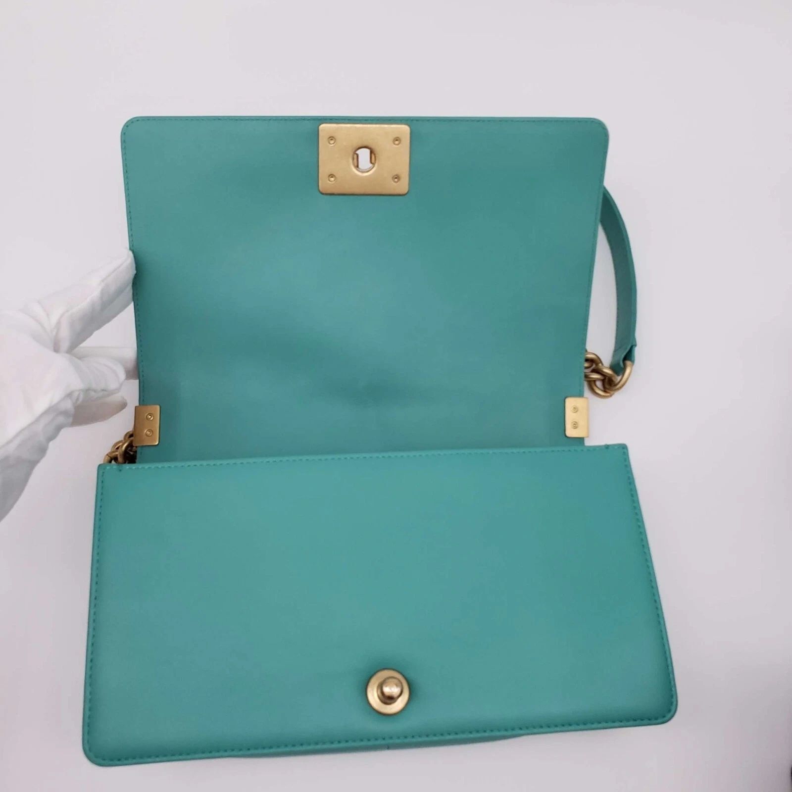 Chanel Boy Green Quilted Leather Medium Shoulder Bag Gold Hardware — photo 8