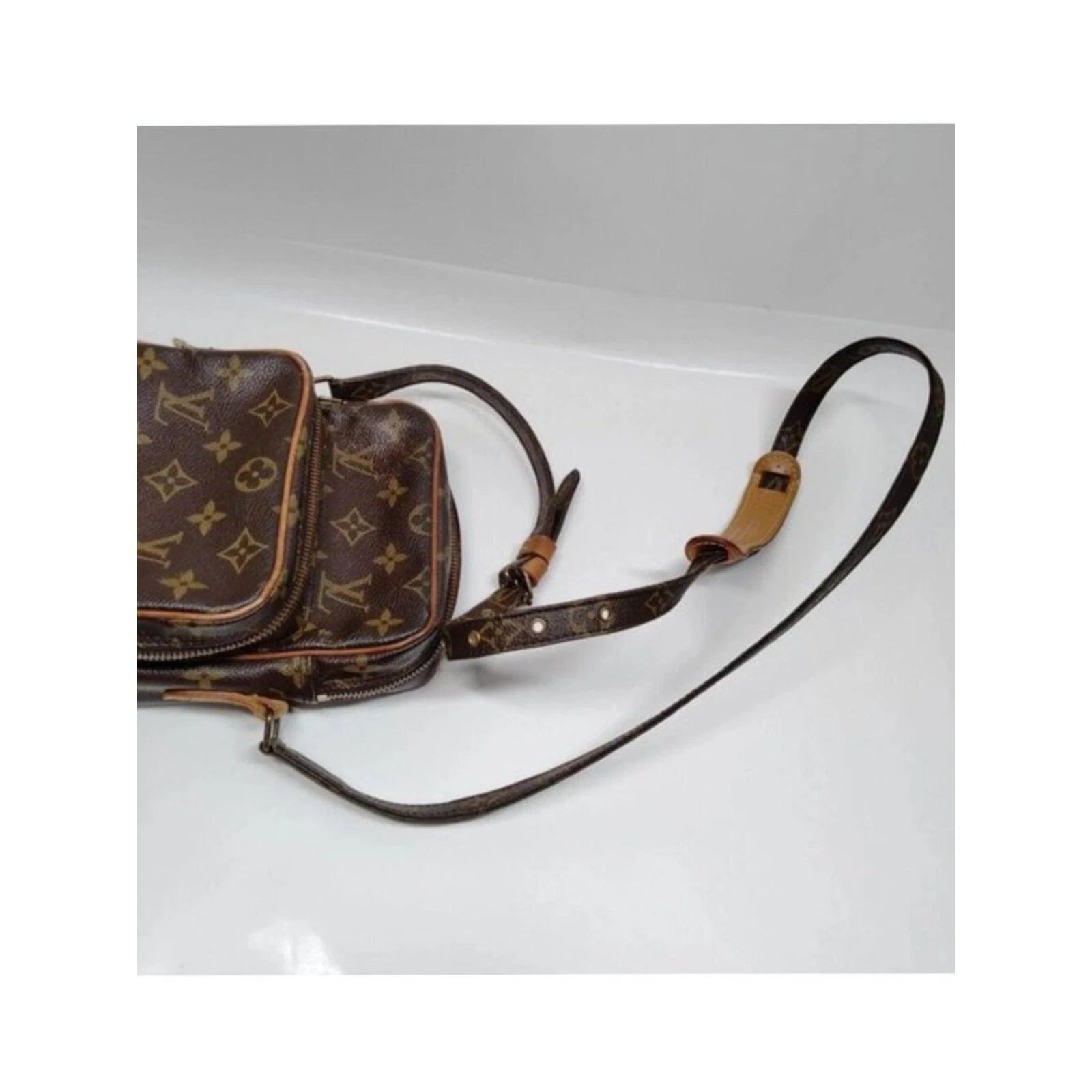 Louis Vuitton Amazone Monogram Crossbody Bag — photo 5