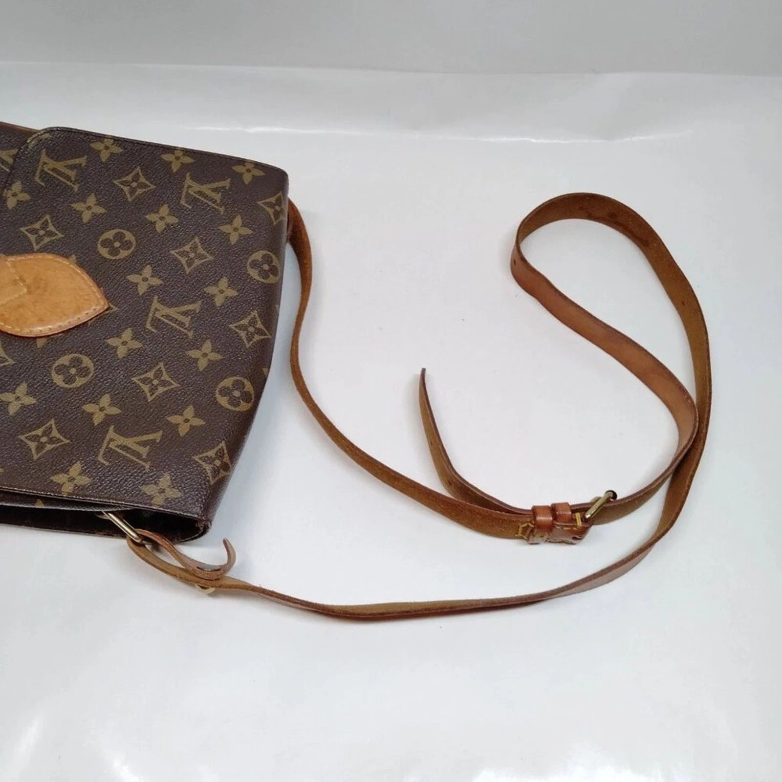 Louis Vuitton Cartouchière MM Monogram Crossbody Bag — photo 5