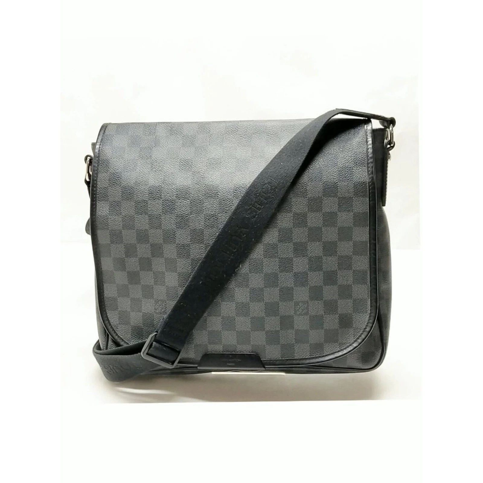 Louis Vuitton Daniel MM Damier Graphite Crossbody Bag — photo 2