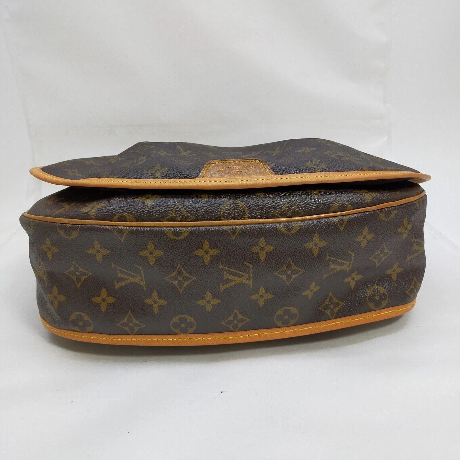 Louis Vuitton Menilmontant MM Monogram Crossbody/Vintage Shoulder Bag — photo 6
