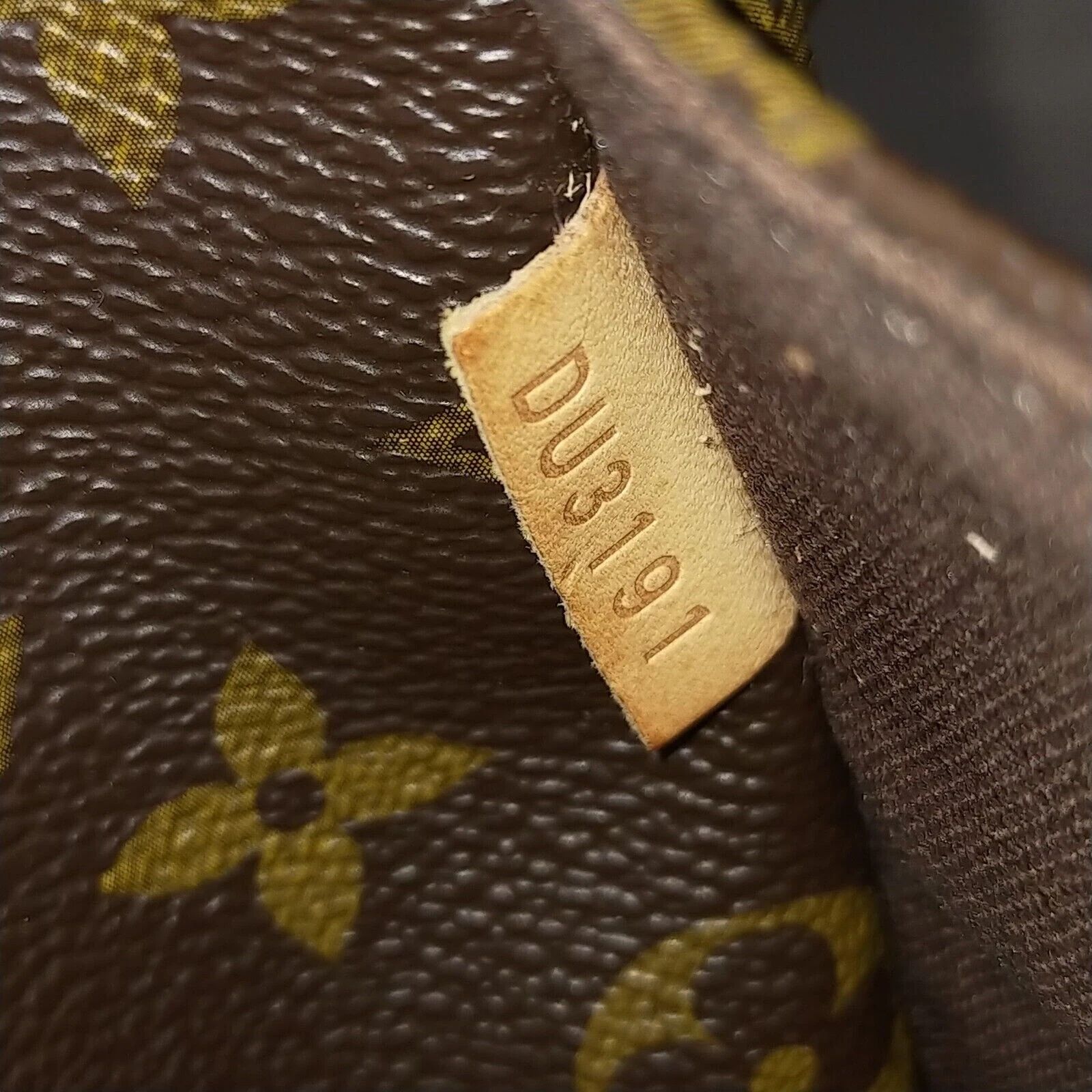 Louis Vuitton Menilmontant MM Monogram Crossbody/Vintage Shoulder Bag — photo 9